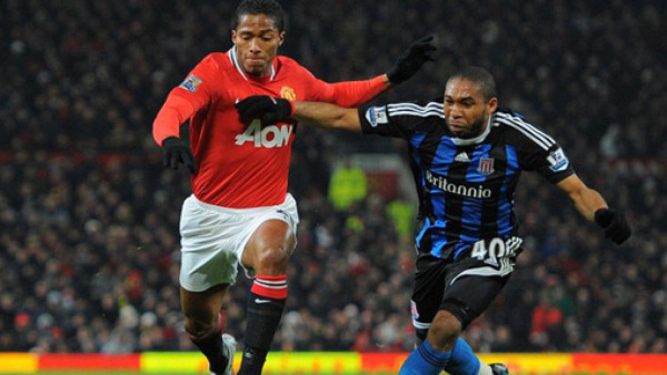 'Chicharito” fulminó al Stoke de Wilson