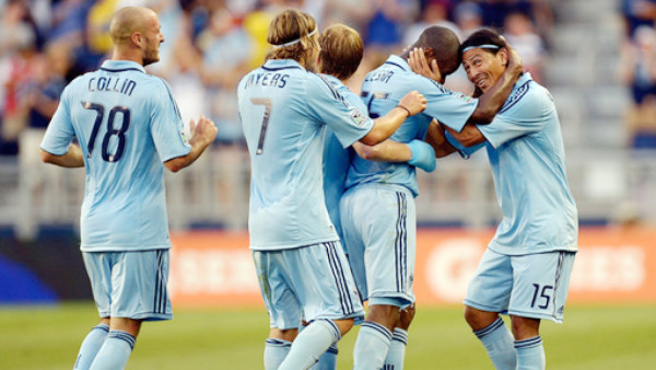 Con Roger Espinoza, Kansas City se escapó en el Este de la MLS