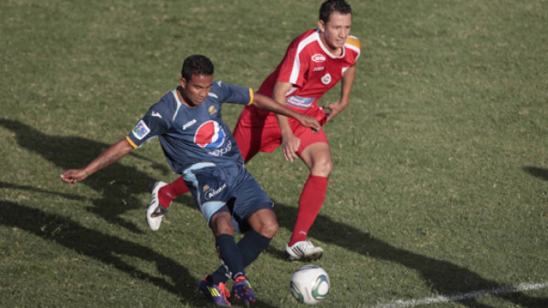 Motagua revive y logra su primer triunfo