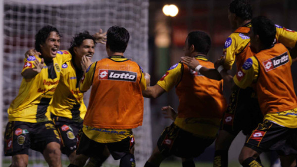 Remontada aurinegra