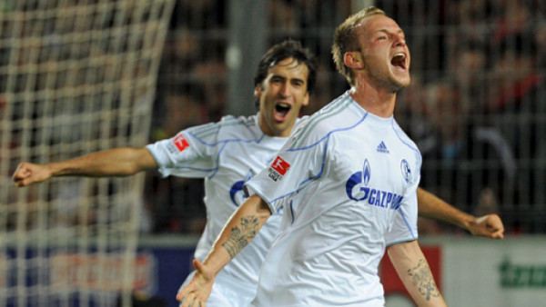 El Schalke de Raúl logró su primera victoria