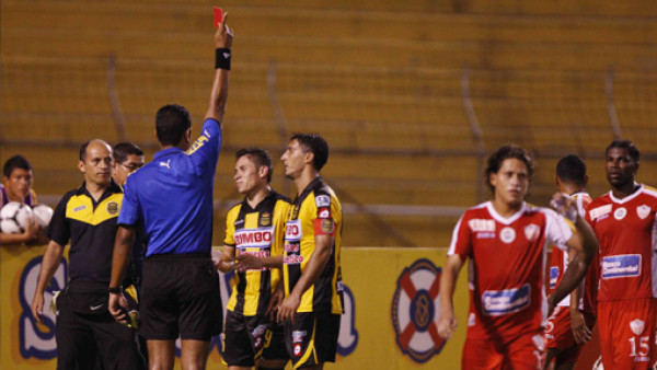 La agresión del portero Ricardo Canales