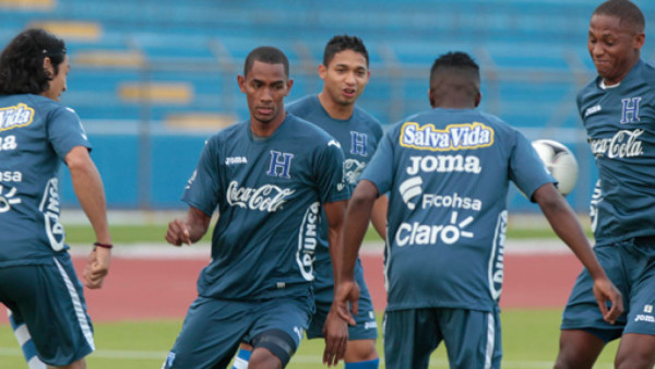 Honduras manda ante rivales caribeños