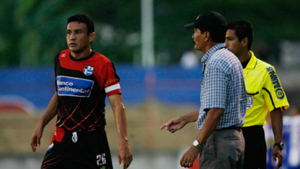 Hernán quiere llevarse al Platense a Maco Mejía, capitán del Savio