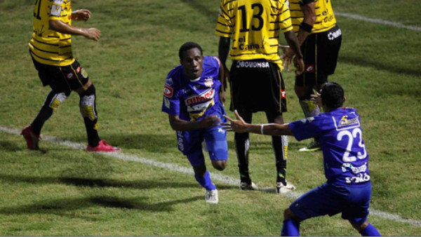 'Le dimos una bofetada al Real España'