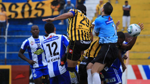 Real España, nuevo líder del Apertura