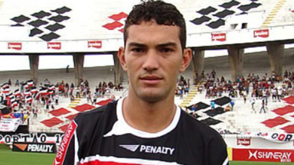 VIDEO: Muere jugador brasileño tras desmayarse en la cancha