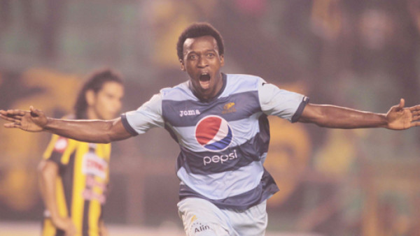 Nery Medina: 'Estamos obligados a ganar en casa'