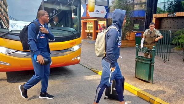 Honduras arriba a Temuco en vuelo chárter para enfrentar a Chile
