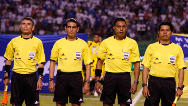 Costa Rica no quiere a Walter López como árbitro ante Honduras