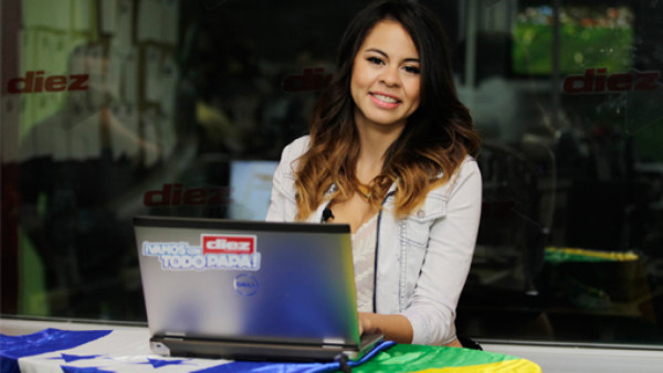 VIDEOCHAT por la Selección de Honduras con LipstickFables