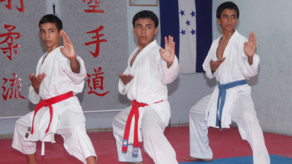 Eduardo Coello le regaló medalla de oro a Honduras en karate