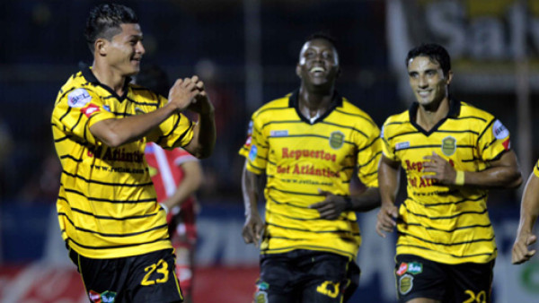 Real España dio medio paso a la final