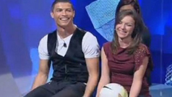 VIDEO: Cristiano Ronaldo reconcilia a una familia en Italia