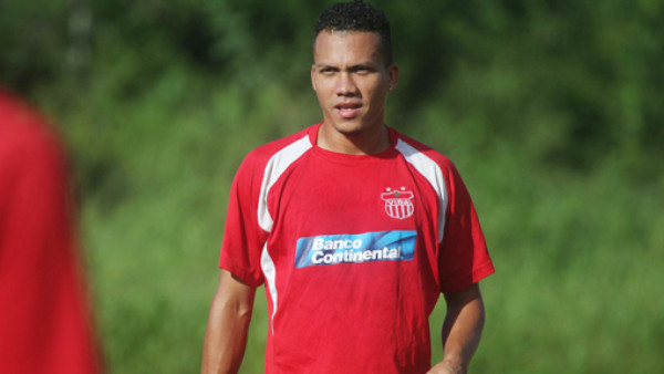 Arnold Peralta firma el lunes con el Toronto de la MLS