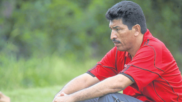 Carlos Martínez niega vínculos con Olimpia