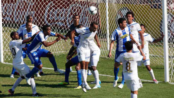 Victoria-Olimpia, en deuda