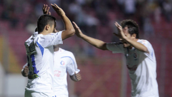 Olimpia le recetó una paliza al Hispano