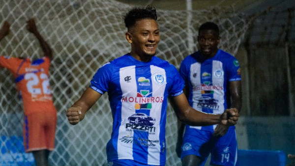 Con 24 goles, Alexy Vega, sin ser delantero nato, es el tercer máximo goleador del fútbol hondureño de los últimos tres torneos.