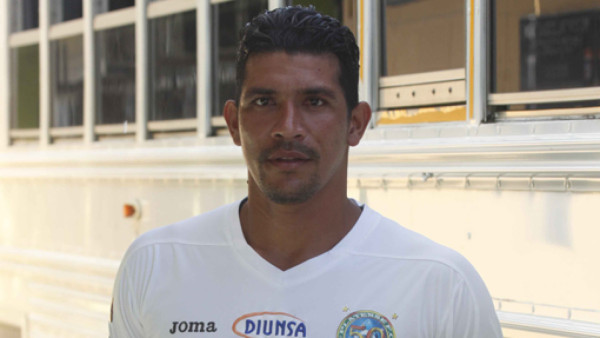 El tico Berny Peña no es más jugador del Platense