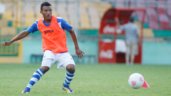 Luis Garrido se presentó lesionado a la Selección Nacional