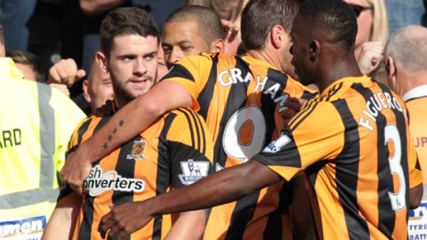 Con Maynor Figueroa, Hull City vence al West Ham