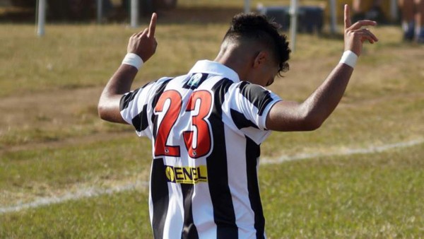 La extensa legión hondureña jugando en Centroamérica y hay muchos desconocidos