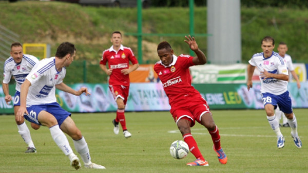 Cinco partidos de castigo para el hondureño Romell Quioto