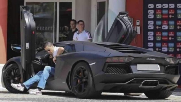 Los autos de las estrellas del clásico Real Madrid-Barcelona