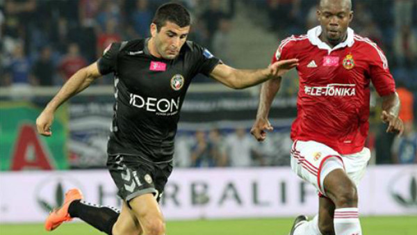 La expulsión del hondureño Romell Quioto en Polonia