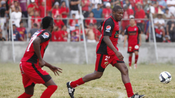 A Deportes Savio y Real Sociedad solo les faltó el gol