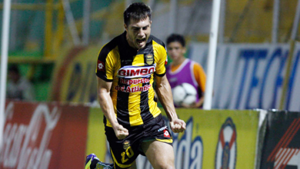 Real España ganó, pero de forma agónica