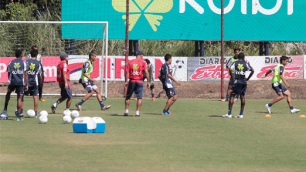 Costa Rica cierra las puertas a los medios