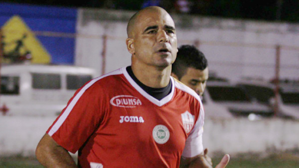 Torlacoff piensa en demandar a Elmer Zelaya