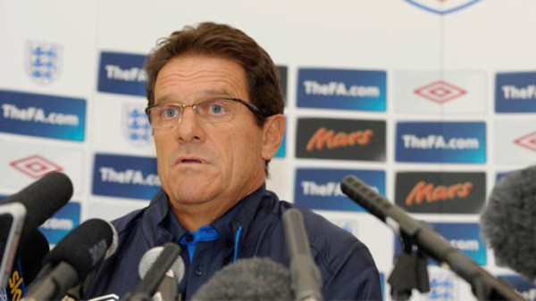 Capello renuncia como técnico de Inglaterra