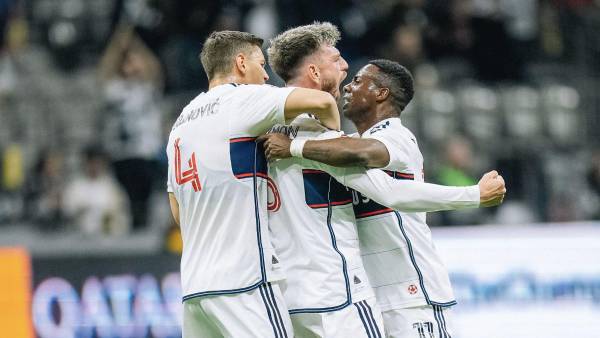 Tristán Blackmon abrió la lata en el marcador a favor de los de Canadá.