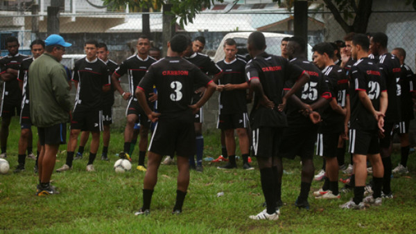 La paciencia llegó al 'límite' en el Victoria