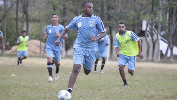 Maynor Suazo espera debutar ante Platense