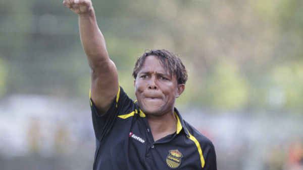 Carlos Pavón, descartado para jugar ante Victoria