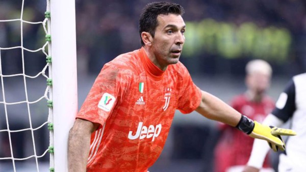 Los jugadores activos más viejos en el fútbol profesional: Buffon se retirará a los 45 años