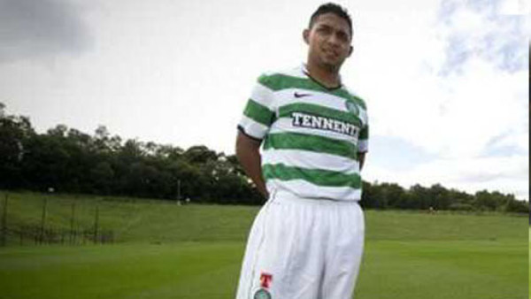 Celtic presentó a Emilio Izaguirre
