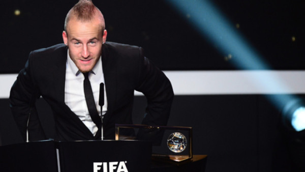 Miroslav Stoch dejó sin Puskas a Falcao y Neymar