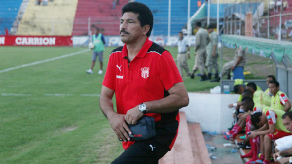 Carlos Martínez no seguirá como técnico del Vida