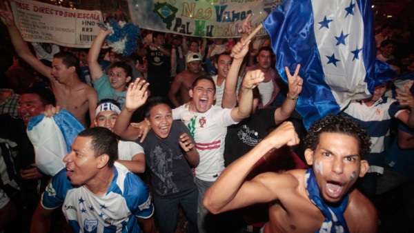 DIEZ TV EN VIVO: Celebración de Mundial en las calles