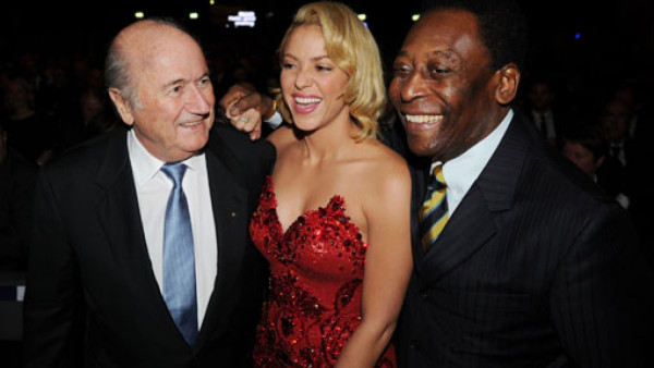 Messi y Piqué llevaron a sus novias a gala de la Fifa