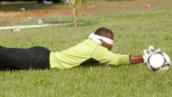 Shane Orio entrena vendado para la final