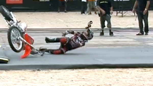 VIDEO: Dramático accidente deja en estado crítico a piloto de motocross