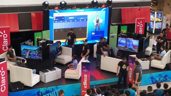 ¡Ambientazo! Así se vivió el arranque del torneo Fornite-DIEZ en Tegucigalpa