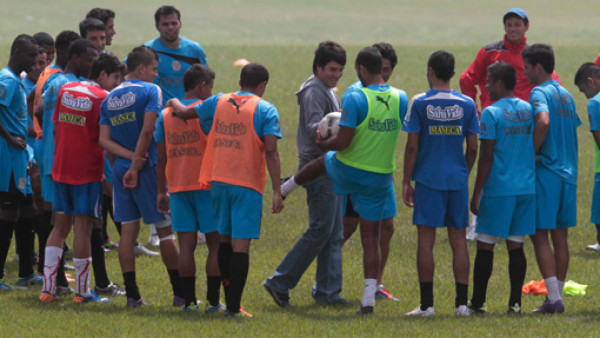 Olimpia presenta al uruguayo Rosano