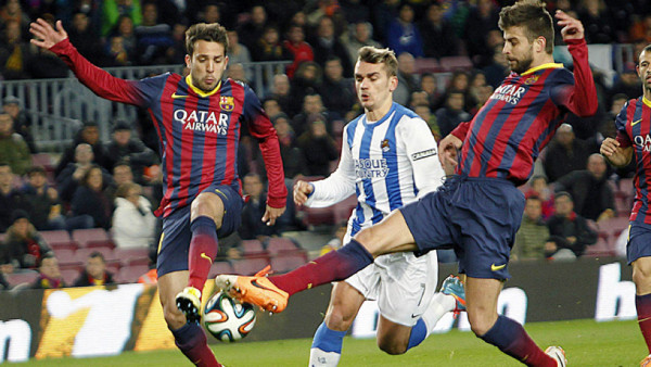 Sin brillo, el Barcelona acaricia la final de Copa